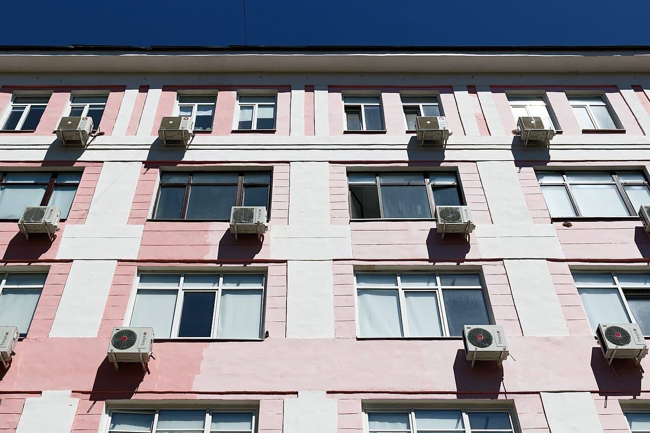 Higher School of Economics Moscow building — kampüs görünümü 3