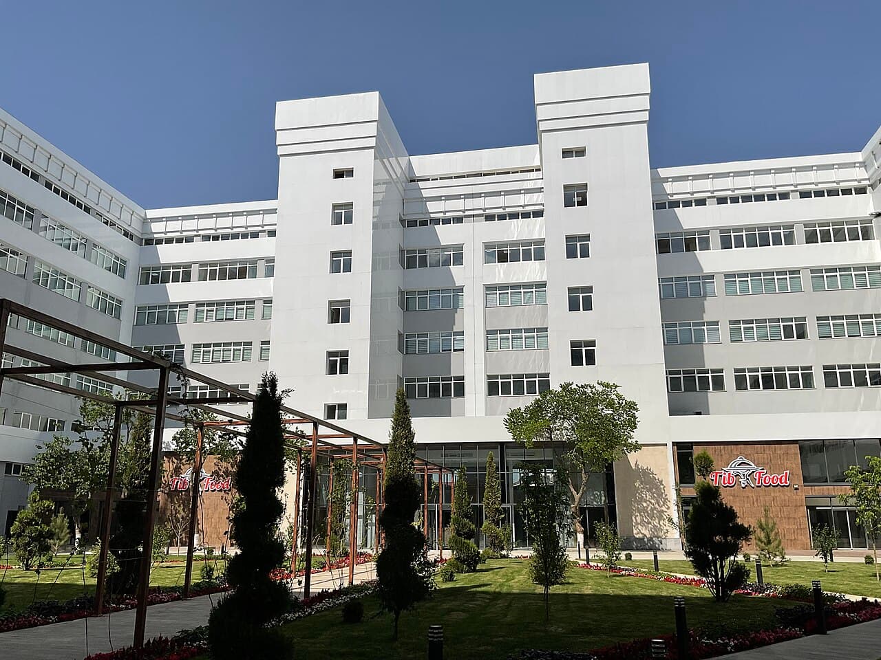 Tashkent Medical Academy building — kampüs görünümü 3