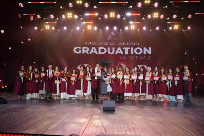 Astana Medical University öğrencileri ve akademisyenleri