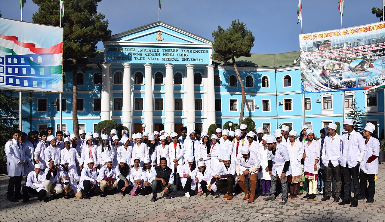 Avicenna Tajik State Medical University building — kampüs görünümü 2
