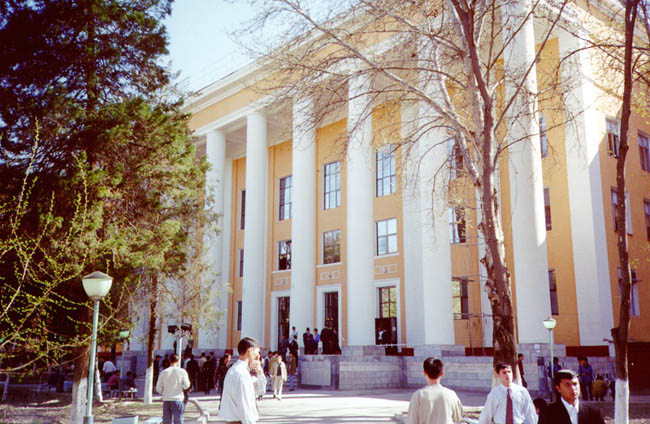 Taşkent Bilgi Teknolojileri Üniversitesi ana binası